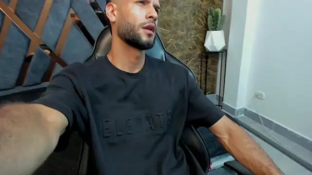 Snapshot of Jacob_Benelli chatting on 02-11-26, 11:32 Jacob Benelli online show from 02-11-26, 11:32