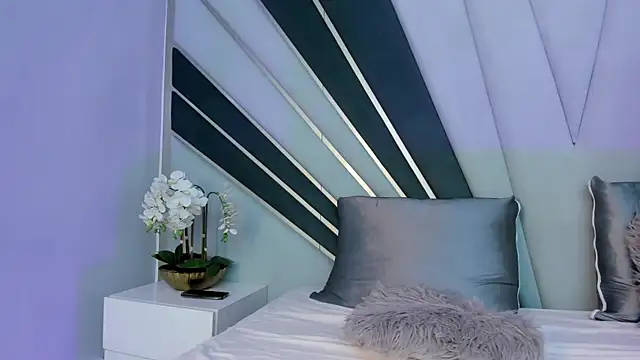 ZoeMadiison online show from 11-07-25, 03:28