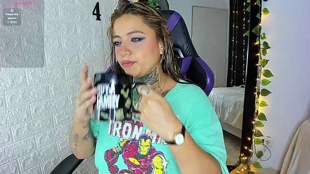 Snapshot of catherine_monroe chatting on 12-20-25, 08:49 catherine monroe online show from 12-20-25, 08:49