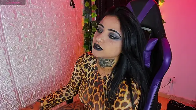 Snapshot of catherine_monroe chatting on 01-15-26, 07:28 catherine monroe online show from 01-15-26, 07:28