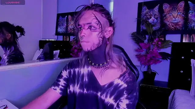 luxiel  online show from 11-12-25, 09:14