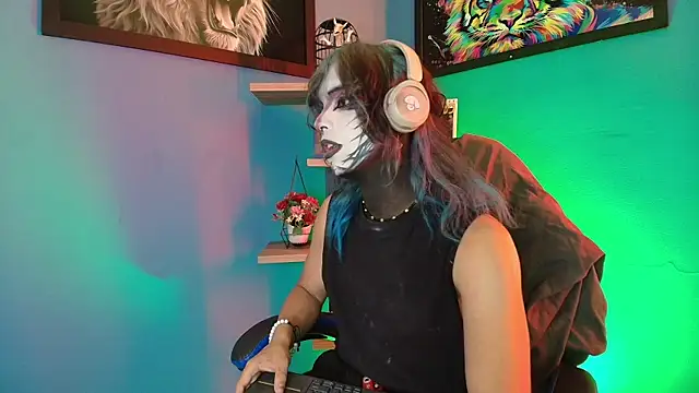 Snapshot of luxiel_ chatting on 02-27-26, 10:21 luxiel online show from 02-27-26, 10:21