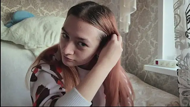 Snapshot of SweetLiaison chatting on 11-25-25, 06:57 SweetLiaison online show from 11-25-25, 06:57