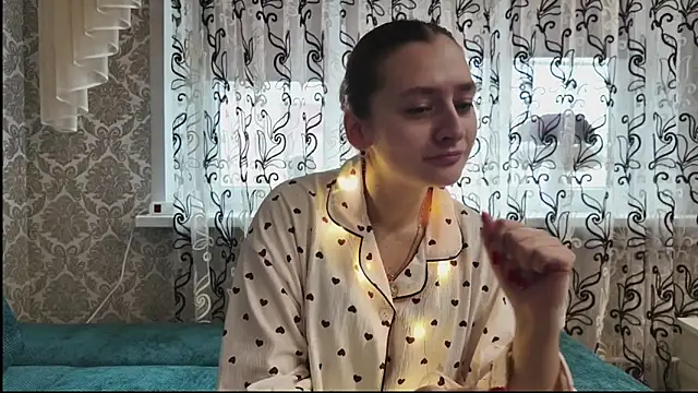 Snapshot of SweetLiaison chatting on 12-04-25, 07:28 SweetLiaison online show from 12-04-25, 07:28