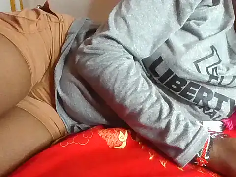 Christmasebony online show from 11-08-25, 08:25