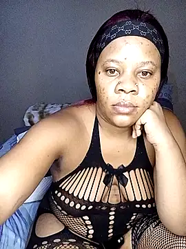 Snapshot of Emmylove-xr25 chatting on 02-12-26, 07:53 Emmylove-xr25 online show from 02-12-26, 07:53