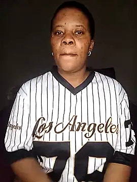 Snapshot of Emmylove-xr25 chatting on 02-17-26, 06:25 Emmylove-xr25 online show from 02-17-26, 06:25