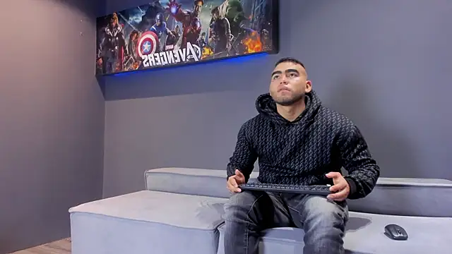 Snapshot of geremy_giroud chatting on 11-15-25, 02:46 geremy giroud online show from 11-15-25, 02:46