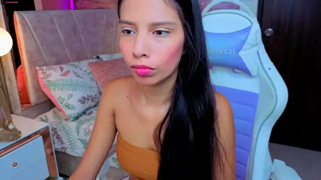 Nia maiden online show from 11-11-25, 12:05