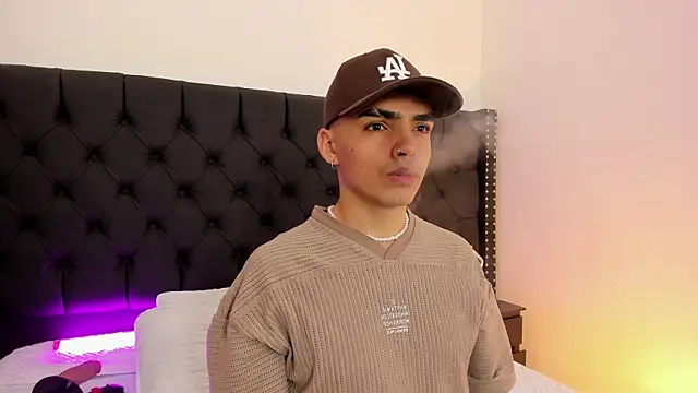 Snapshot of NicoKingg_ chatting on 01-17-26, 01:05 NicoKingg online show from 01-17-26, 01:05