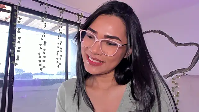 Snapshot of katemooss_ chatting on 11-09-25, 12:47 katemooss online show from 11-09-25, 12:47