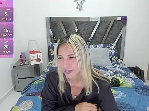 Snapshot of CamilaBliss chatting on 11-17-25, 08:03 CamilaBliss online show from 11-17-25, 08:03