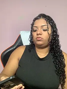 Snapshot of CurlyAliccia_ chatting on 11-09-25, 11:47 CurlyAliccia online show from 11-09-25, 11:47