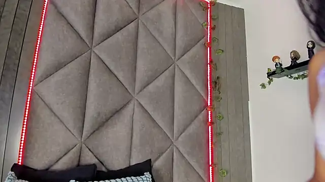 NicoletCherry   online show from 01-15-26, 07:39