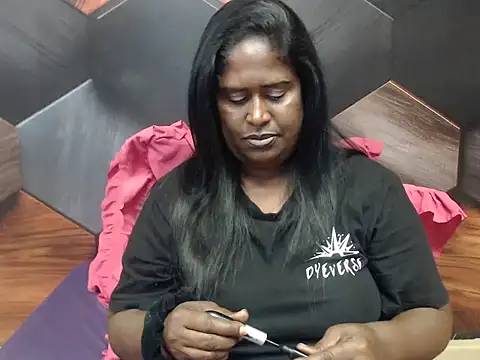 Snapshot of IndianDeluxe chatting on 11-08-25, 05:01 IndianDeluxe online show from 11-08-25, 05:01