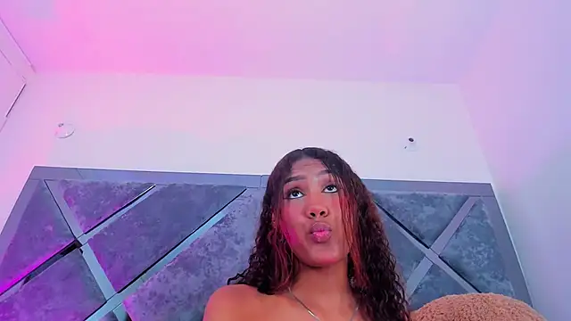 luciagray1 online show from 11-16-25, 11:43