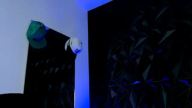 Snapshot of Maxwell_Dupont chatting on 11-20-25, 08:08 Maxwell Dupont online show from 11-20-25, 08:08