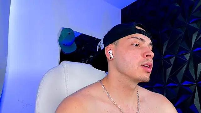 Snapshot of Maxwell_Dupont chatting on 11-27-25, 07:16 Maxwell Dupont online show from 11-27-25, 07:16