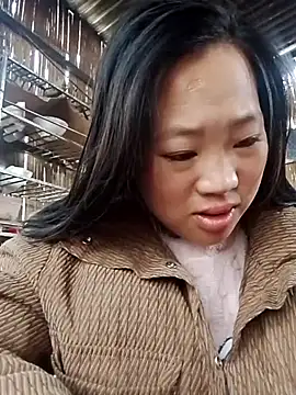 Snapshot of Yumiik2kk chatting on 11-20-25, 01:17 Yumiik2kk online show from 11-20-25, 01:17