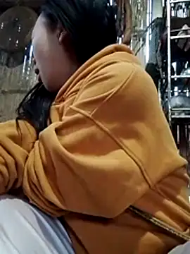 Snapshot of Yumiik2kk chatting on 11-26-25, 11:28 Yumiik2kk online show from 11-26-25, 11:28