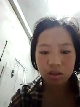 Snapshot of Yumiik2kk chatting on 12-03-25, 09:02 Yumiik2kk online show from 12-03-25, 09:02