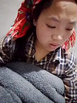 Snapshot of Yumiik2kk chatting on 12-04-25, 07:11 Yumiik2kk online show from 12-04-25, 07:11