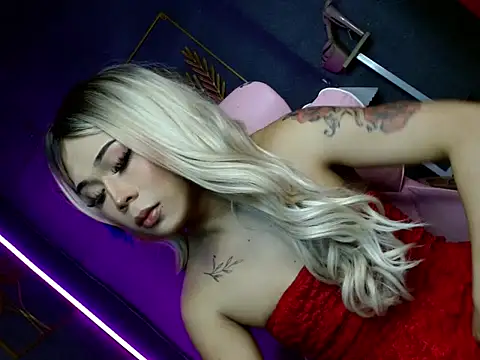 Snapshot of slutty_lauraxxx chatting on 02-15-26, 07:51 slutty lauraxxx online show from 02-15-26, 07:51