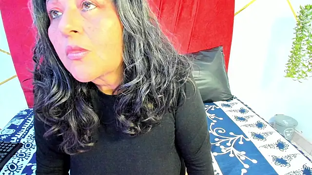 Victoriaa Anderson online show from 12-17-25, 09:21