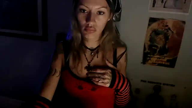 Snapshot of luxxylola chatting on 11-25-25, 12:05 luxxylola online show from 11-25-25, 12:05