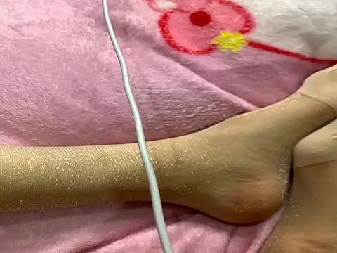 Snapshot of hoho-is chatting on 12-05-25, 04:36 hoho-is online show from 12-05-25, 04:36