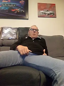 Snapshot of andy-1961 chatting on 11-15-25, 07:54 andy-1961 online show from 11-15-25, 07:54