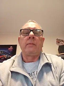 Snapshot of andy-1961 chatting on 11-27-25, 07:21 andy-1961 online show from 11-27-25, 07:21