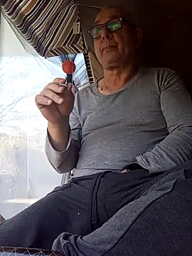 Snapshot of andy-1961 chatting on 02-25-26, 12:37 andy-1961 online show from 02-25-26, 12:37