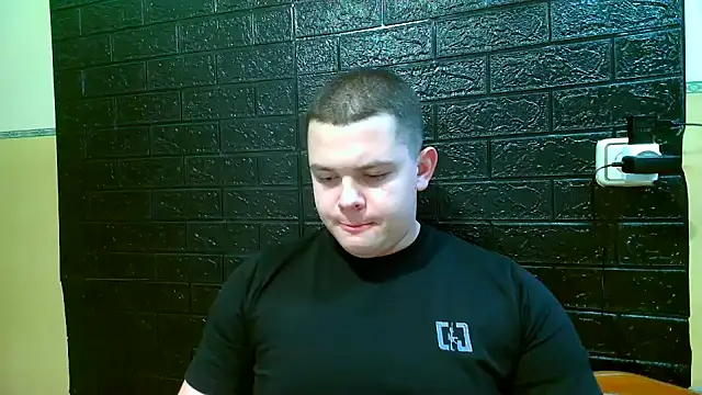 Snapshot of CuteButNaughty_ chatting on 11-28-25, 07:38 CuteButNaughty online show from 11-28-25, 07:38