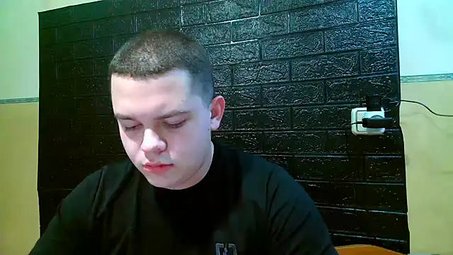 Snapshot of CuteButNaughty_ chatting on 11-29-25, 07:39 CuteButNaughty online show from 11-29-25, 07:39