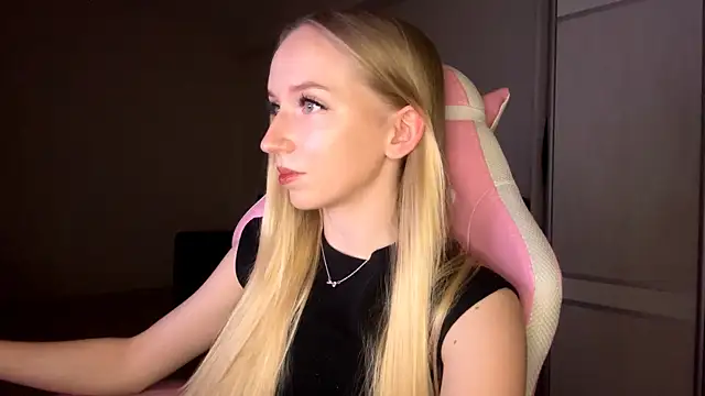 LaceDream online show from 11-24-25, 03:12