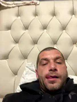 Kinkycouple142 online show from 11-17-25, 07:19