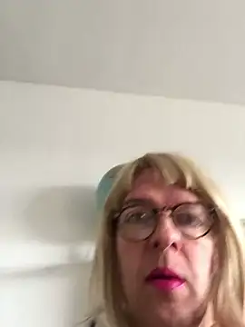 simone xdressing online show from 01-12-25, 10:12