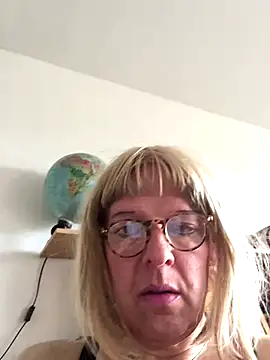 simone xdressing online show from 09-17-25, 01:13