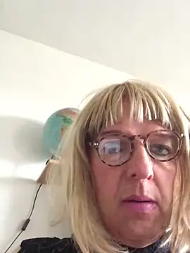 simone xdressing online show from 10-03-25, 01:08