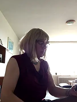 simone xdressing online show from 11-09-25, 10:02