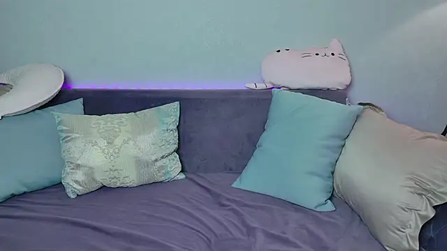 ur shy bambi online show from 11-12-25, 01:39