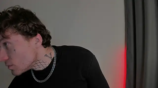 Huntall77 online show from 11-18-25, 04:11