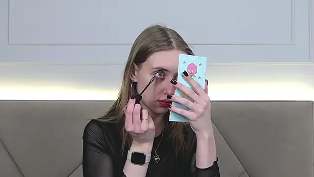 RachaelCute online show from 12-14-25, 04:18