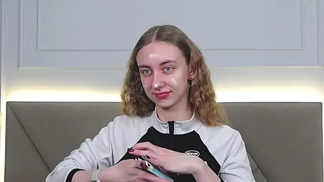 RachaelCute online show from 12-17-25, 04:29