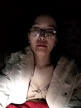 Feeling-hot online show from 11-17-25, 04:57