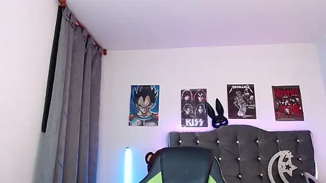 Snapshot of lunabritton1 chatting on 02-11-26, 02:16 lunabritton1 online show from 02-11-26, 02:16