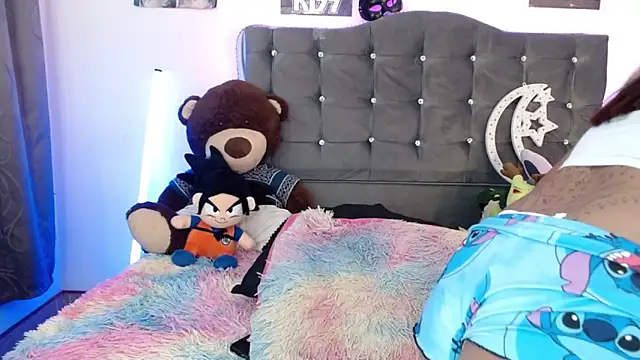 Snapshot of lunabritton1 chatting on 02-26-26, 04:11 lunabritton1 online show from 02-26-26, 04:11