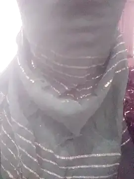 Snapshot of riyahot011 chatting on 11-12-25, 04:46 riyahot011 online show from 11-12-25, 04:46