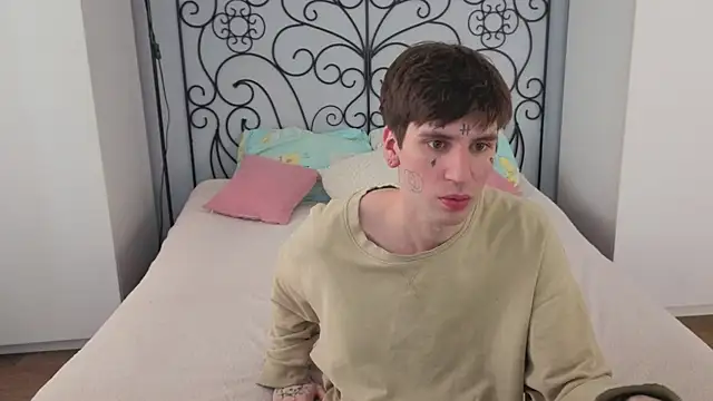 Danny loves Mary online show from 04-16-26, 04:02